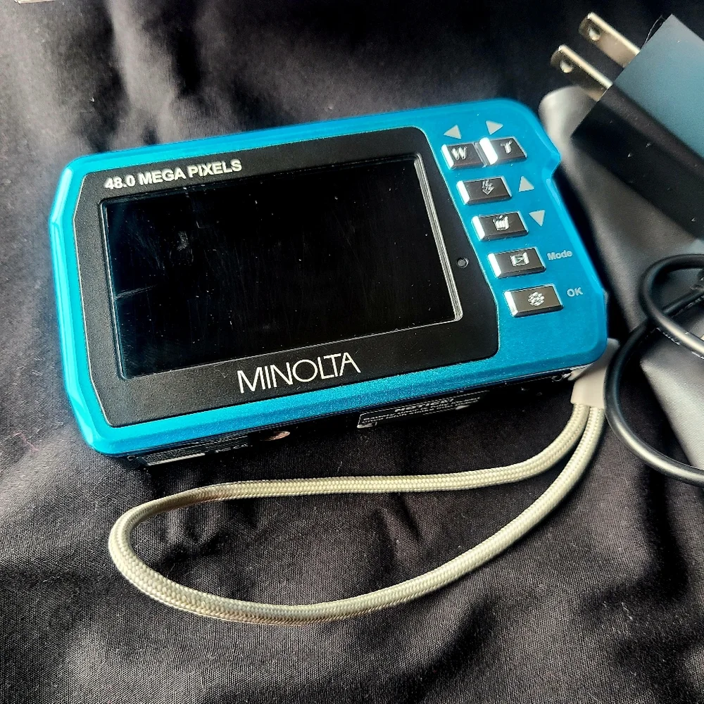 Minolta 48 MP Dual Screen Waterproof Digital Camera MN40WP